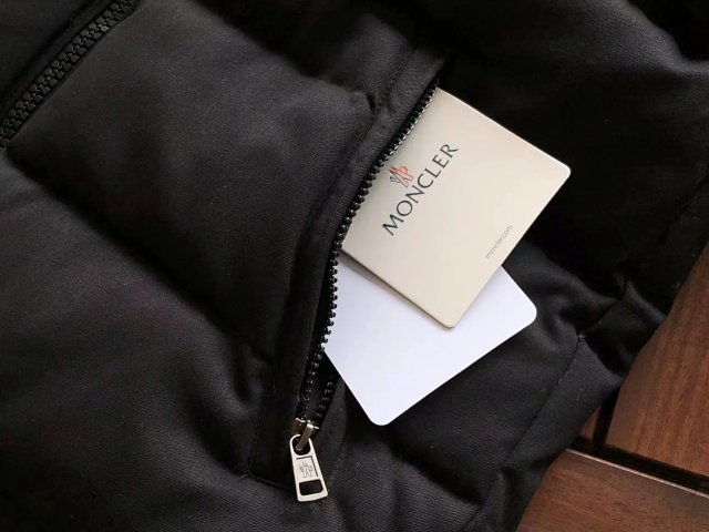 Moncler down jacket: seller detail photo 7