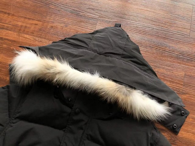 Canada Goose down jacket: seller detail photo 8