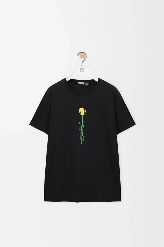 Yejie MADE (Unisex) Original Design Luo Family Sends You a Bouquet of Tulips T-Shirt