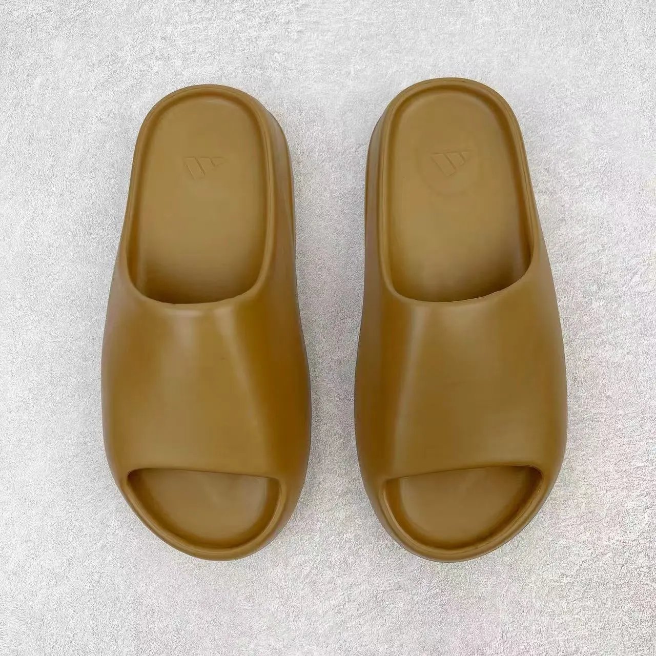 G55492/Smooth surface light brown