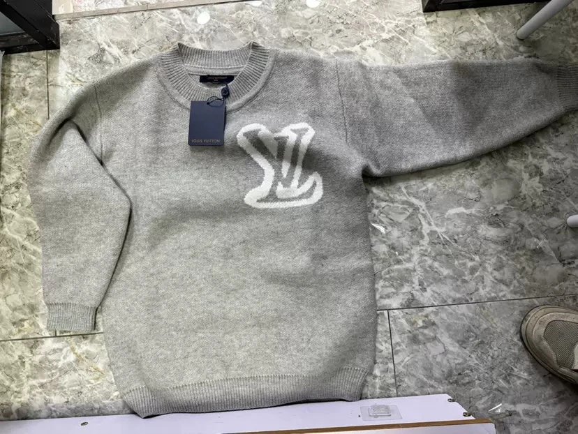 Louis Vuitton Grey L