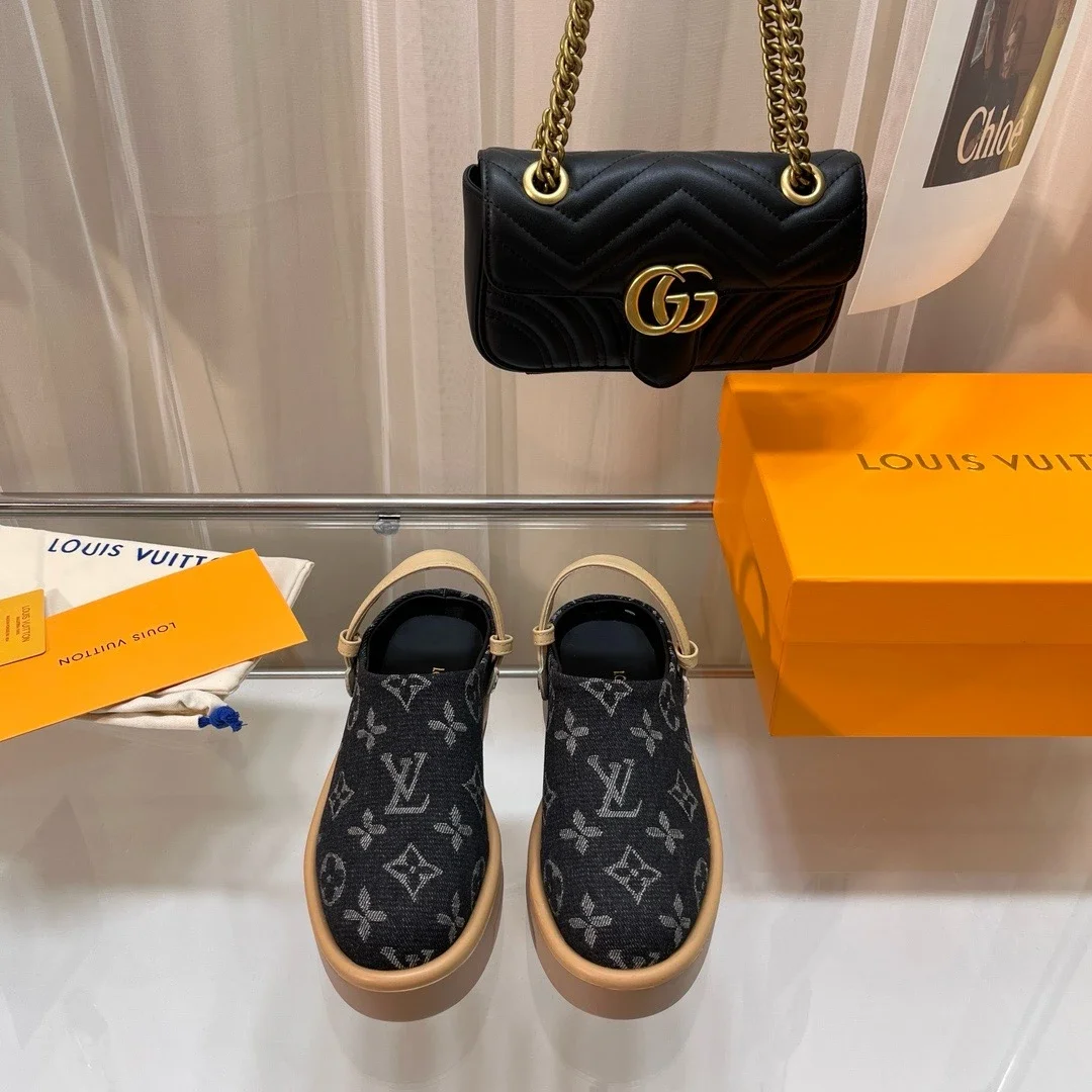 Louis Vuitton Black 