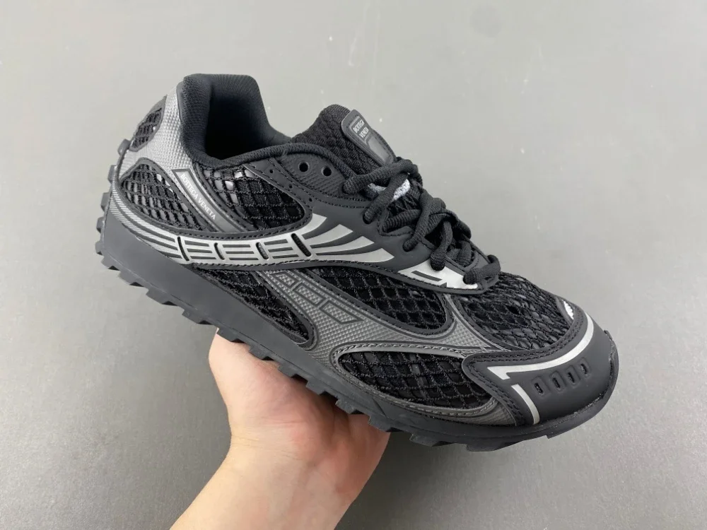 Brooks Vanra Sneaker