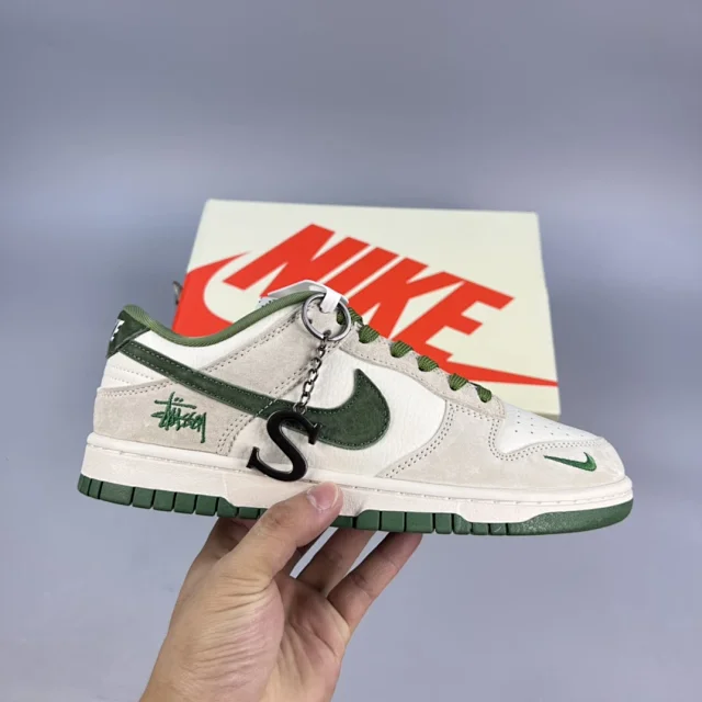 Nike Sneakers Dunk Low product detail image 16