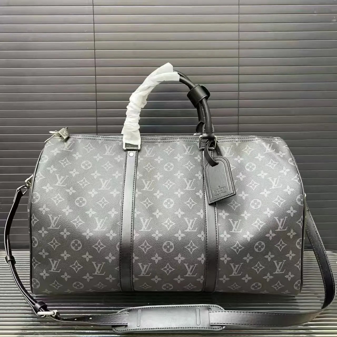 Louis Vuitton Travel Bags Monogram duffel bag with shoulder strap — 3