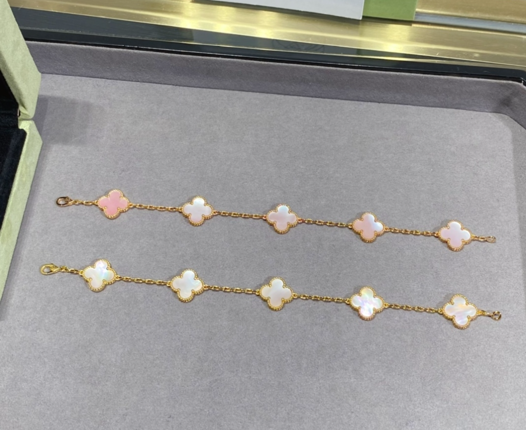 Van Cleef & Arpels Alhambra Br