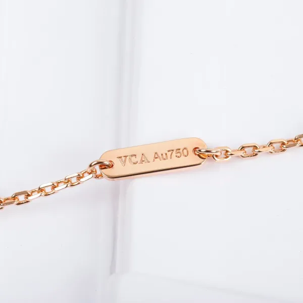 Van Cleef & Arpels Alhambra Motif Gold Necklace Jewelry - 19