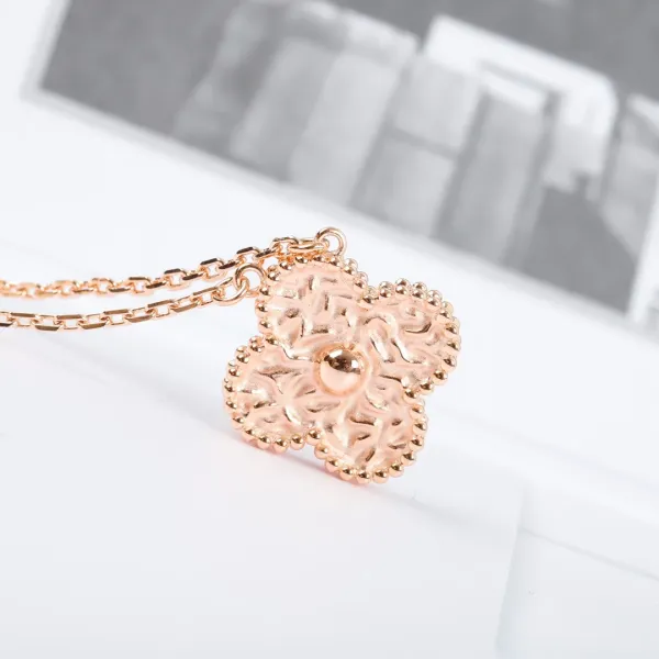 Van Cleef & Arpels Alhambra Motif Gold Necklace Jewelry - 22