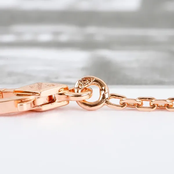 Van Cleef & Arpels Alhambra Motif Gold Necklace Jewelry - 17