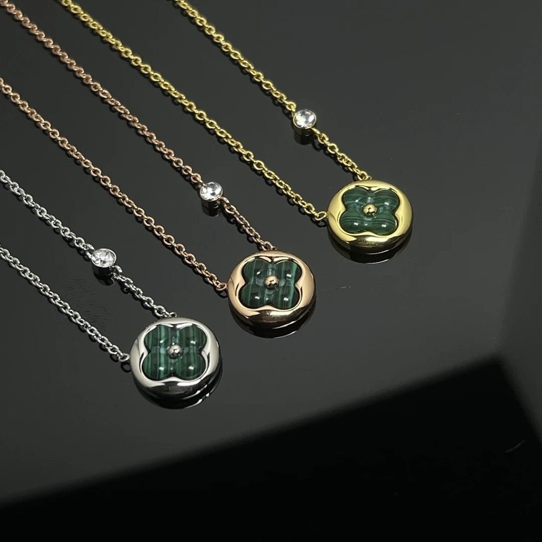 Malachite Flower Pendant Neckl