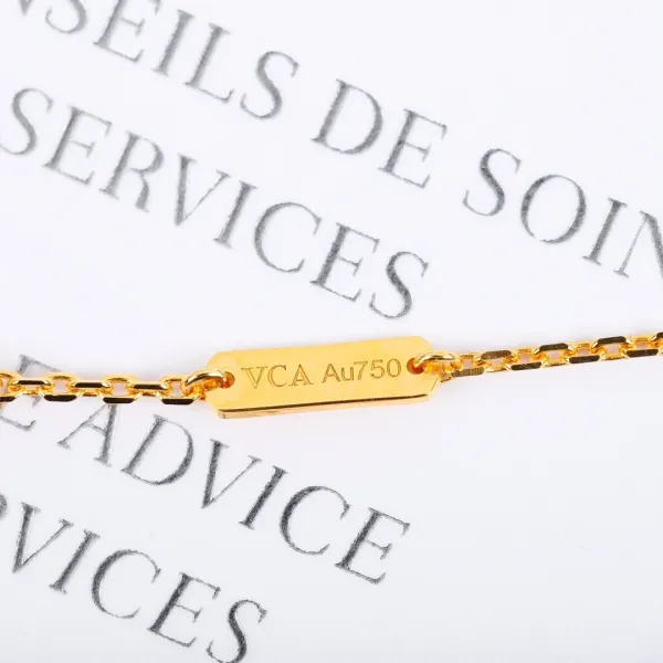 Van Cleef & Arpels Alhambra Motif Gold Necklace Jewelry - 10