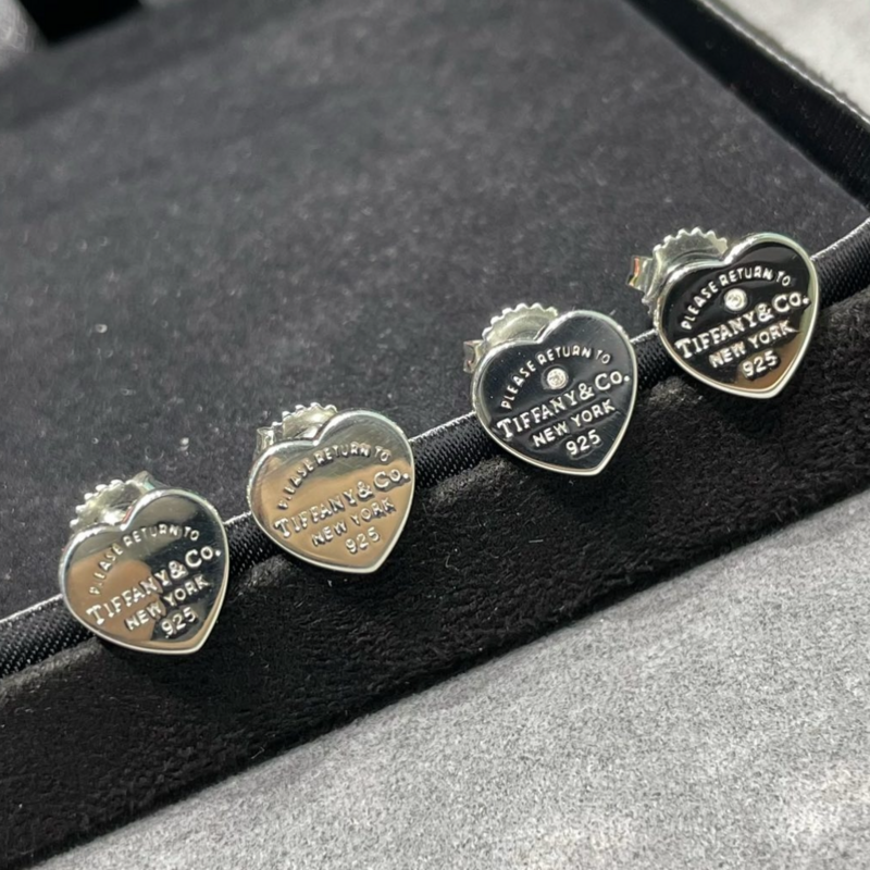 Tiffany & Co. Return to Tiffan