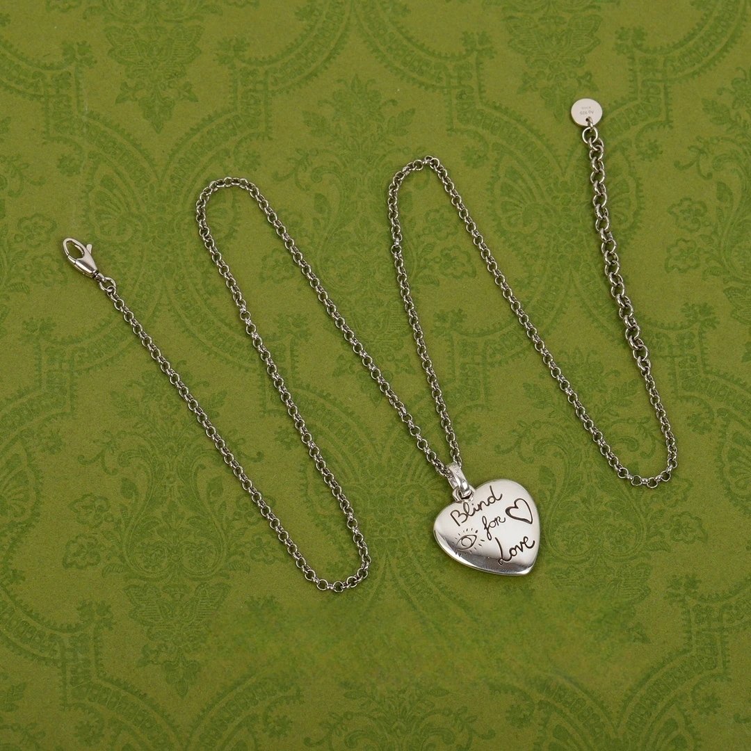 Tiffany & Co. Return to Tiffan