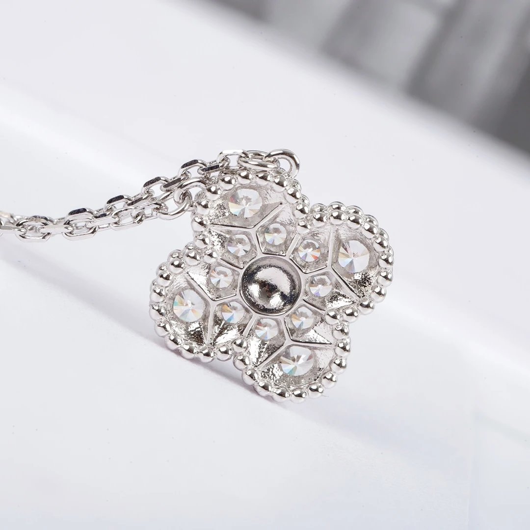 Van Cleef & Arpels Alhambra Motif Gold Necklace Jewelry - 6