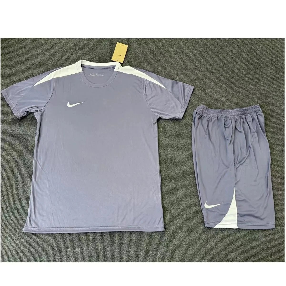 款式二  灰色套装