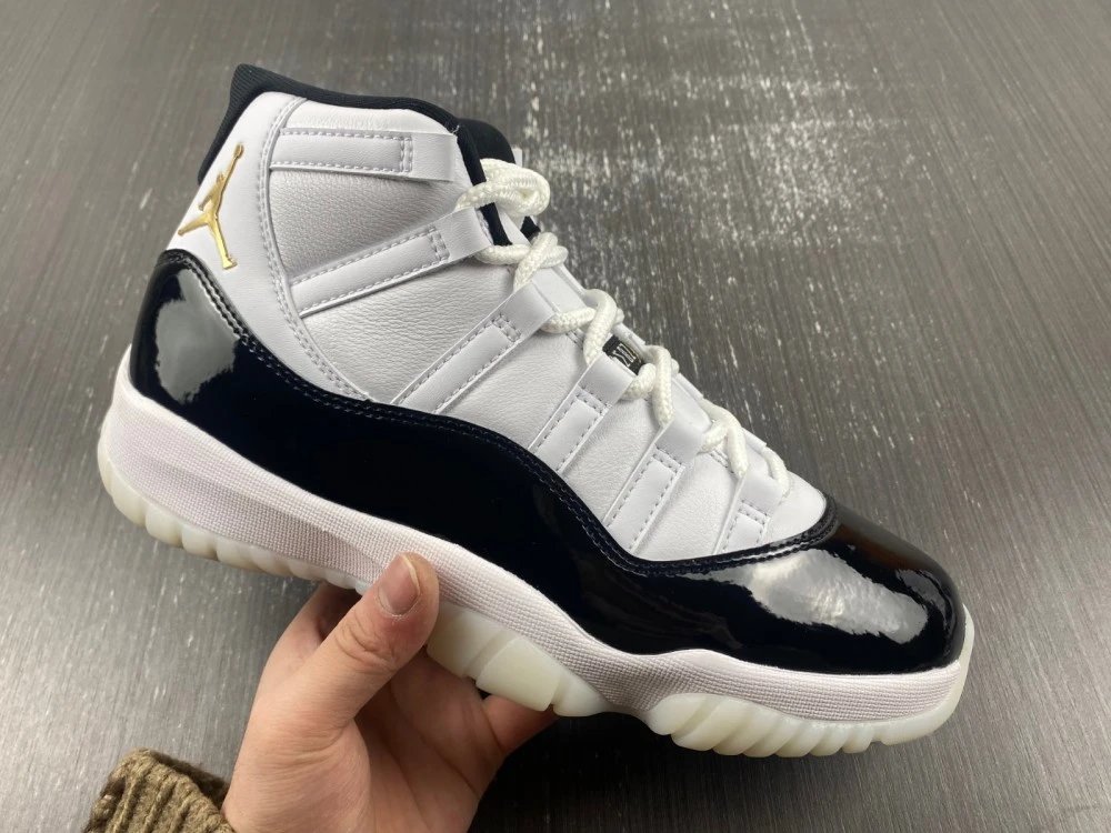 Air Jordan 11 Retro Concord White/Black/Red Sneakers - 8