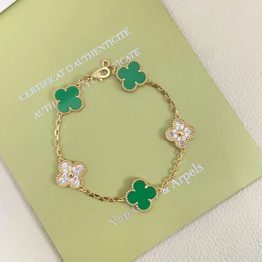 Green with Diamond Clover Five-Flower Bracelet