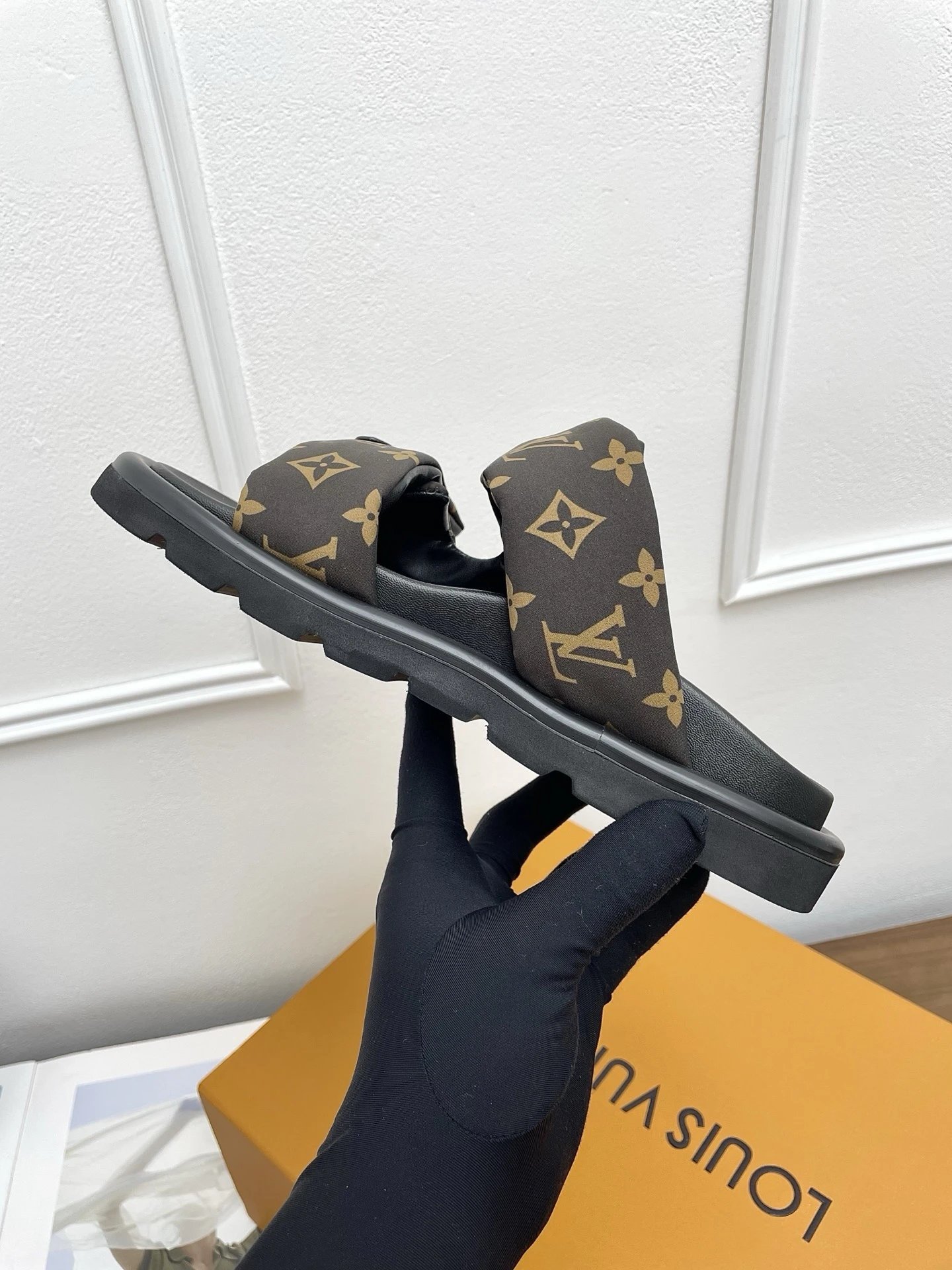 Couple Magic Tape Sandals photo 7