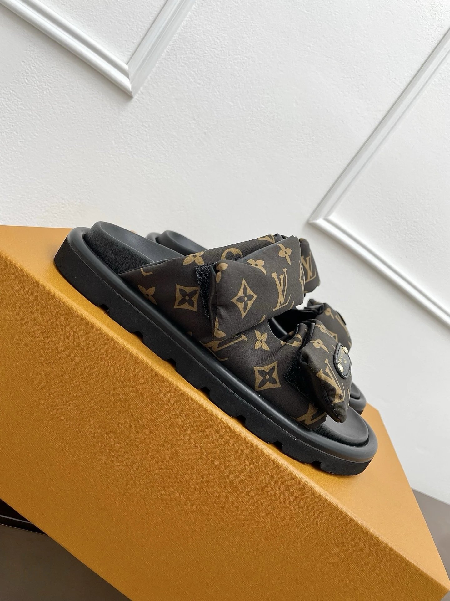 Couple Magic Tape Sandals photo 8