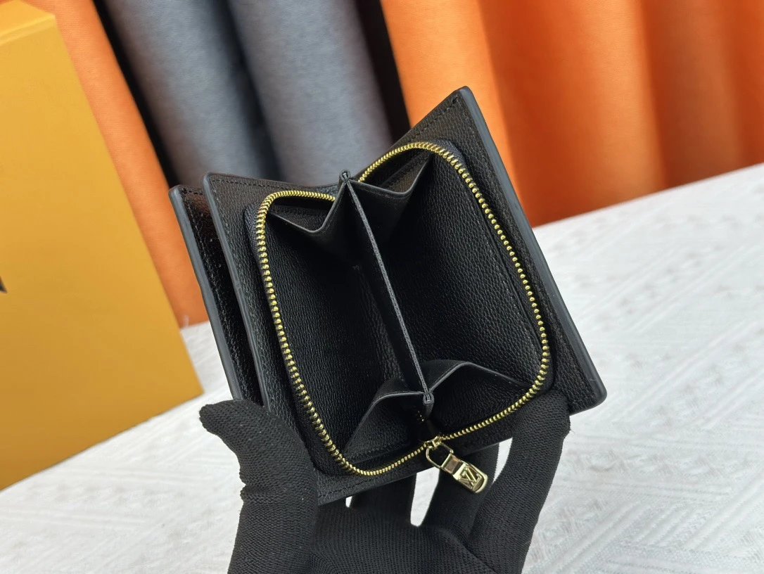 Louis Vuitton Wallet photo 7