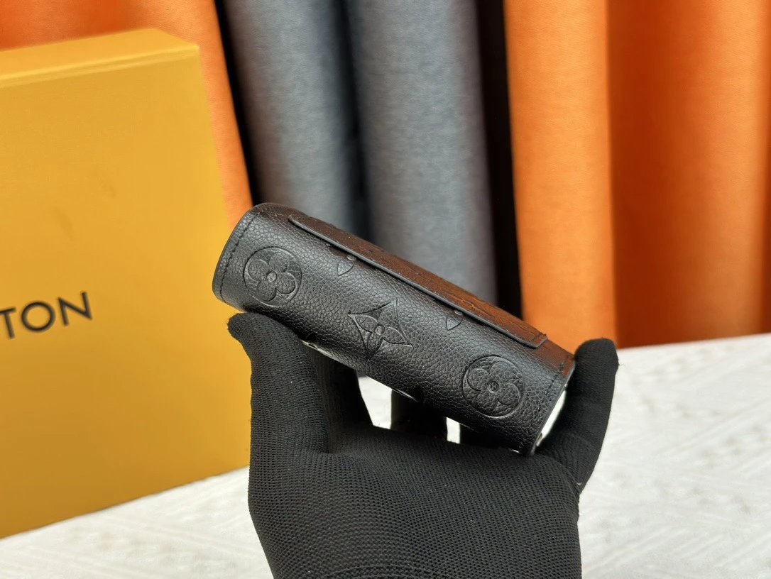 Louis Vuitton Wallet photo 3