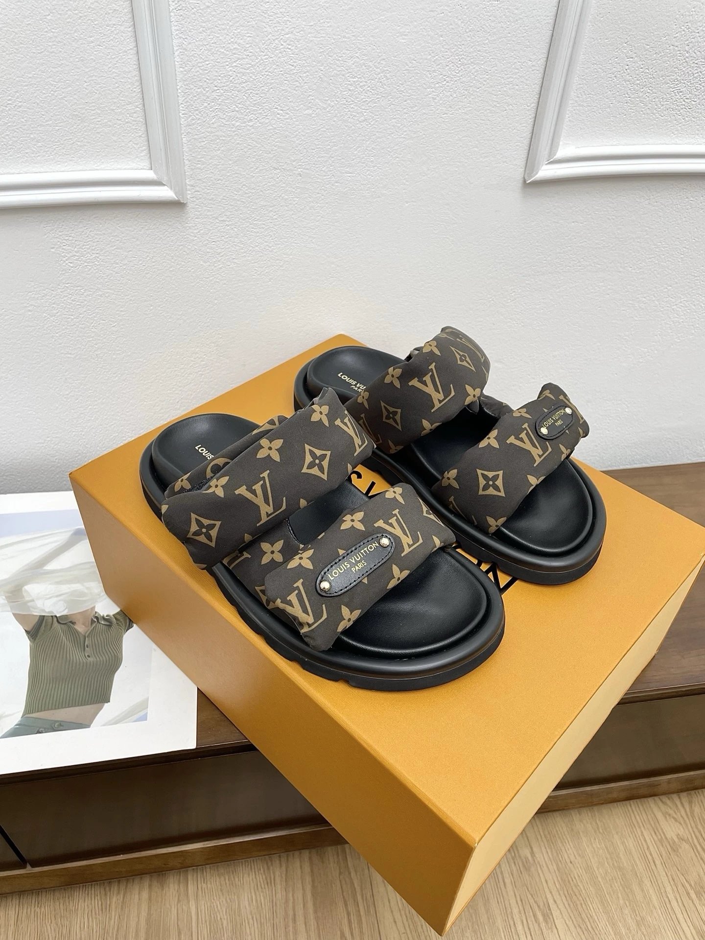 Couple Magic Tape Sandals photo 2