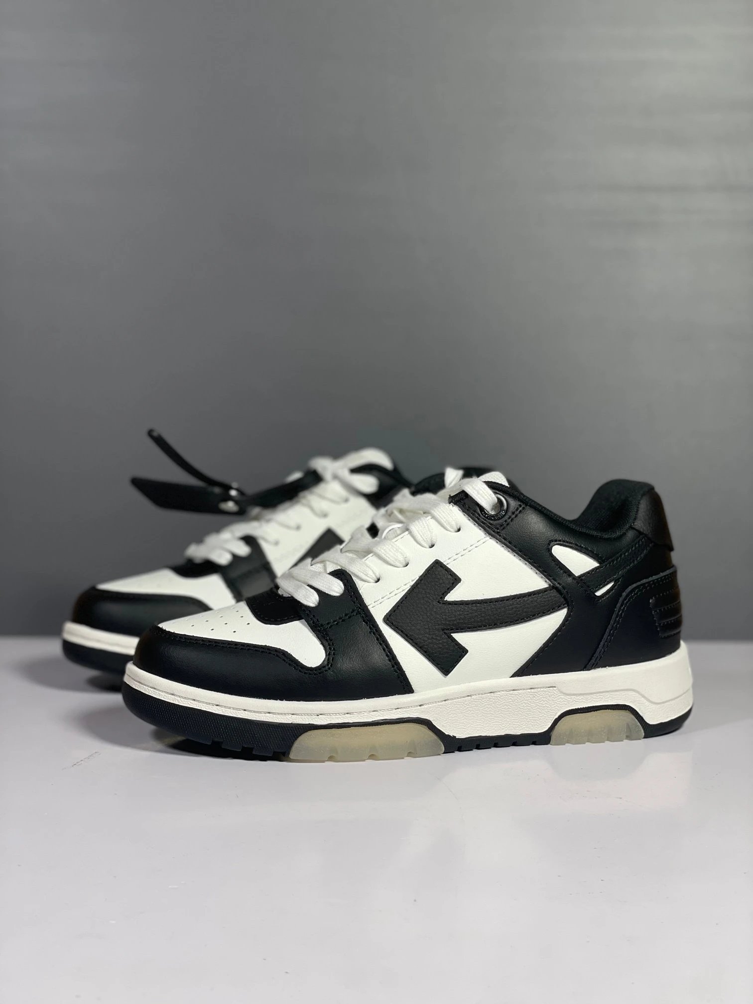 Off-White Out of Office Low
