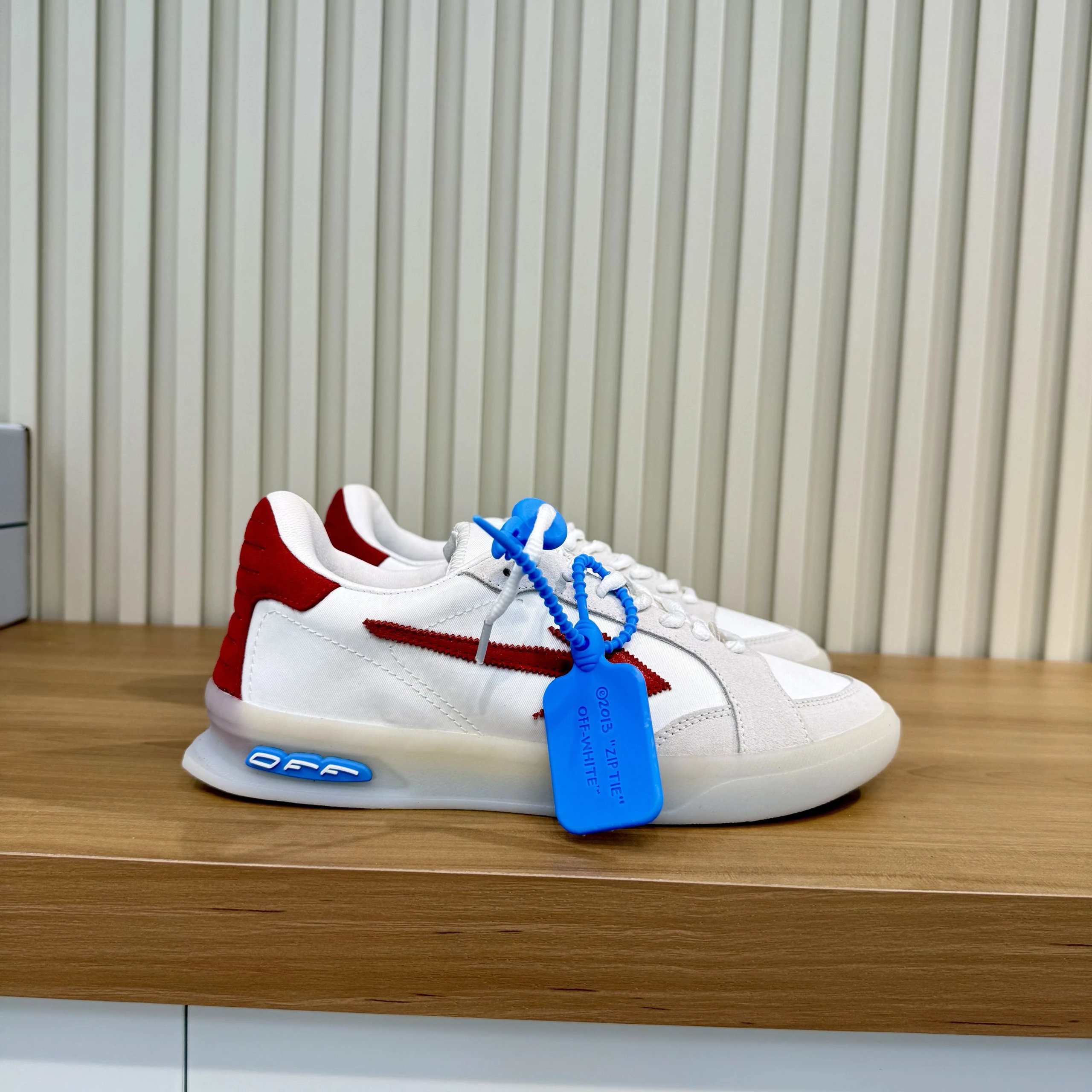 Off-White Training Shoes photo 5