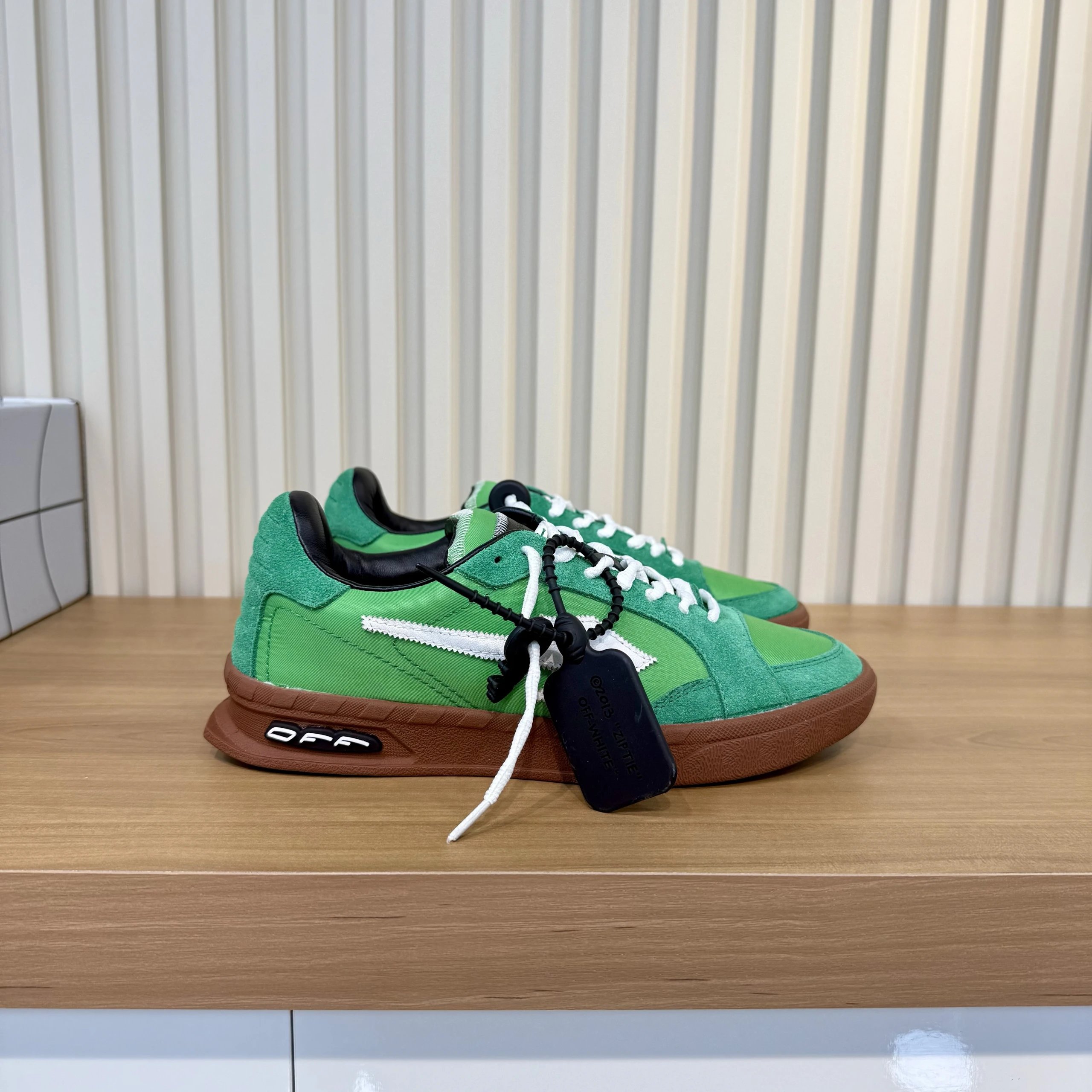 Off-White Training Shoes photo 6