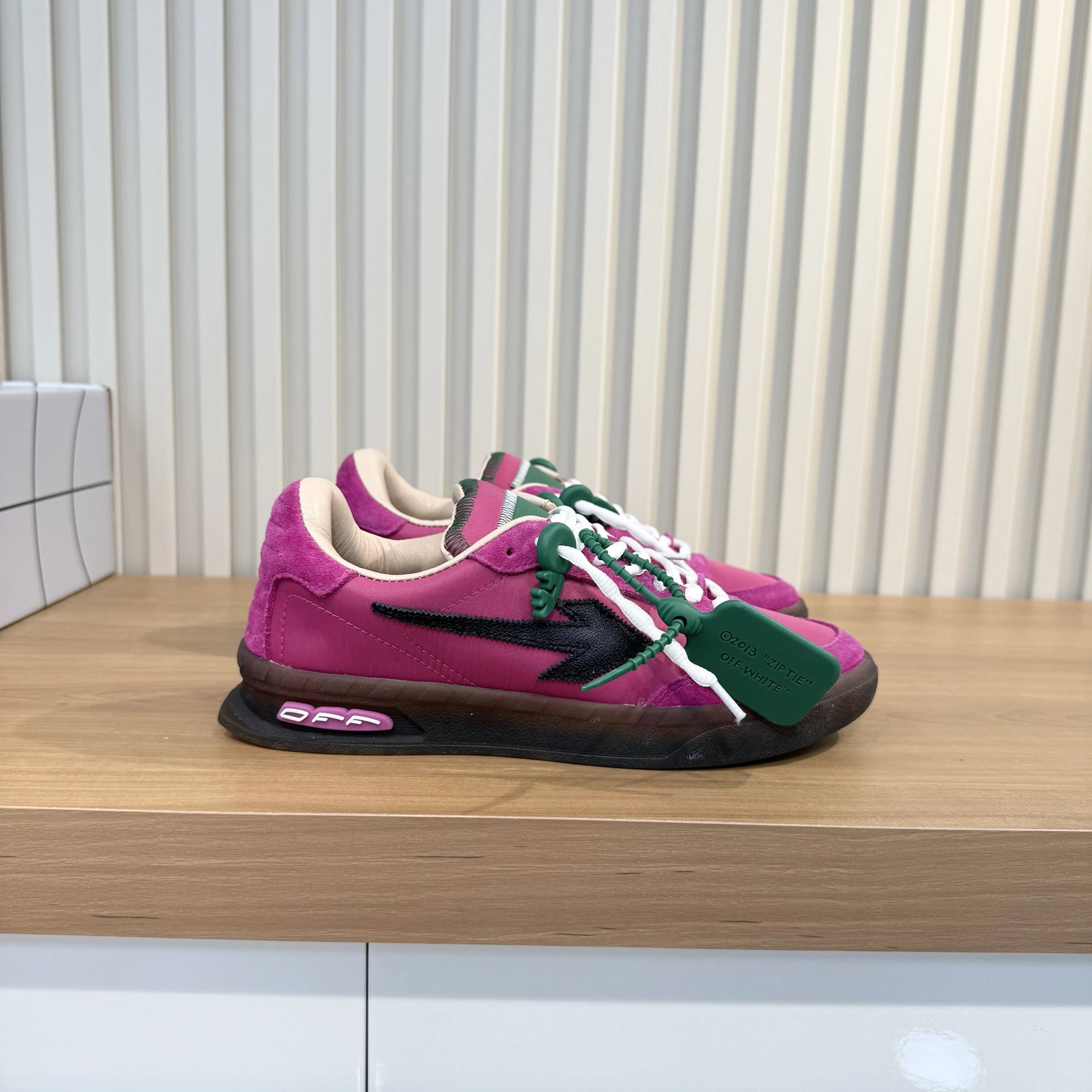 Off-White Training Shoes photo 7