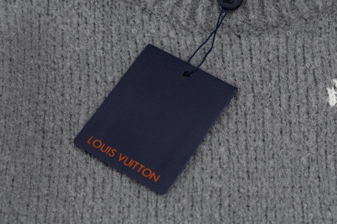 Four-Leaf Clover Knit Sweater photo 8