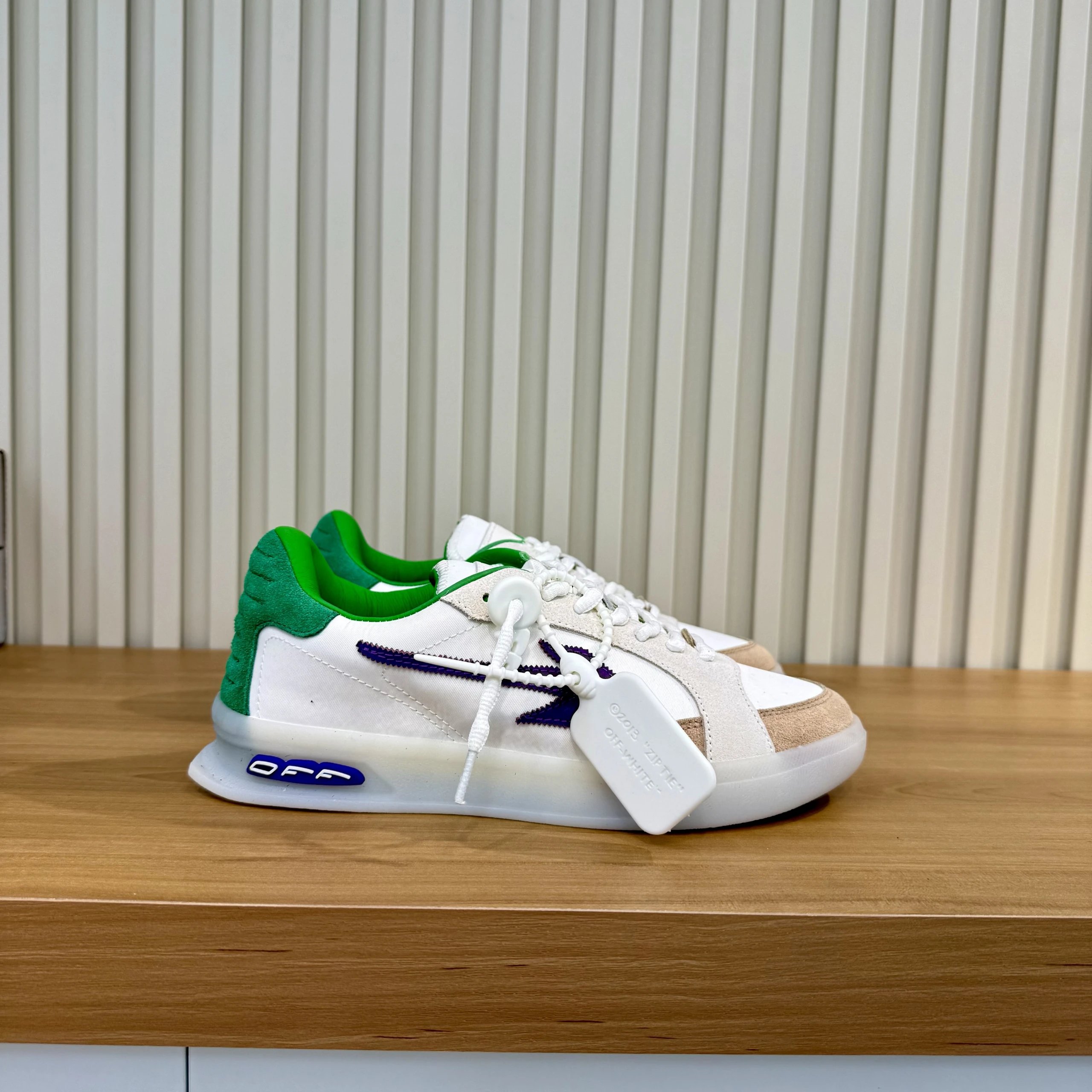 Off-White Training Shoes photo 4