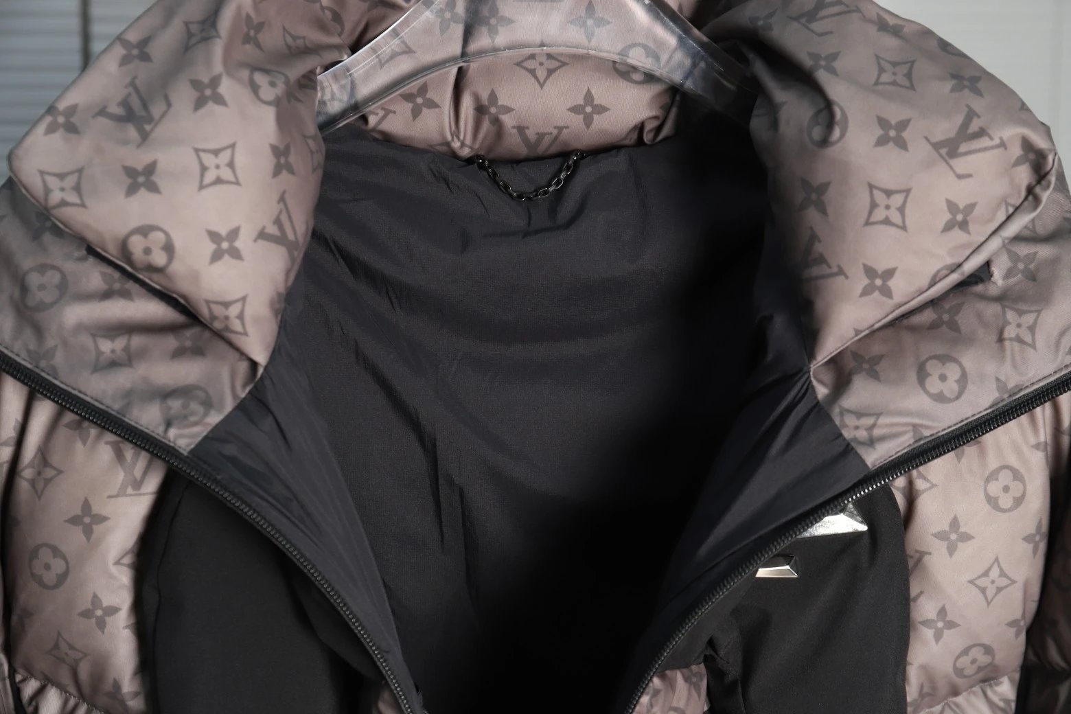 Water-Resistant Windproof Down Jacket photo 4