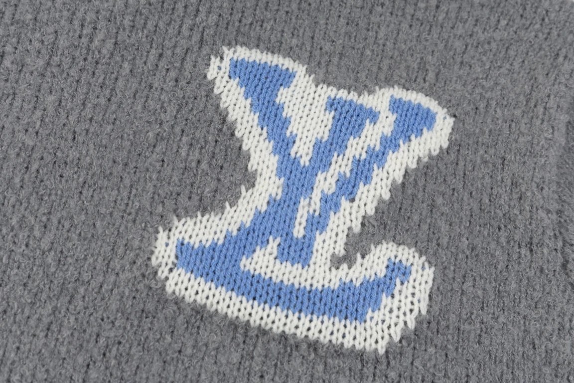 Four-Leaf Clover Knit Sweater photo 7