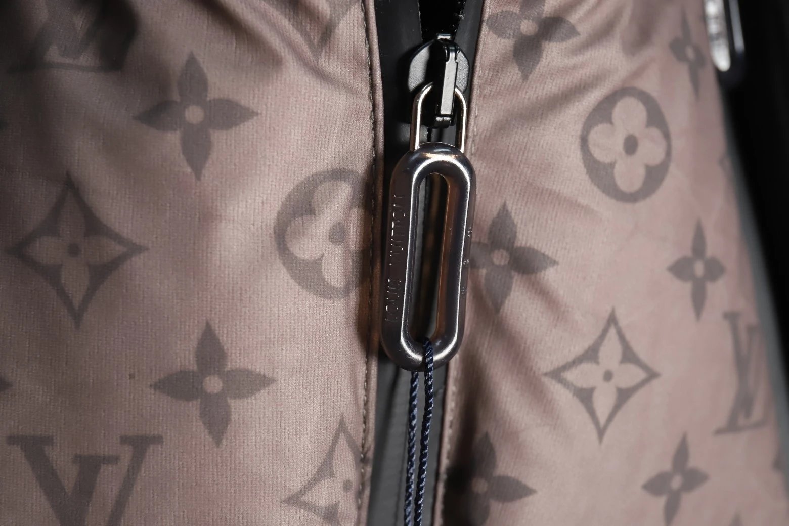 Water-Resistant Windproof Down Jacket photo 6