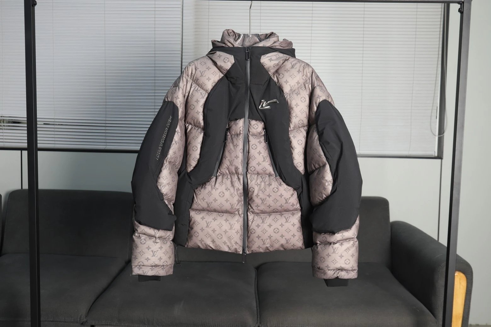 Water-Resistant Windproof Down Jacket photo 2