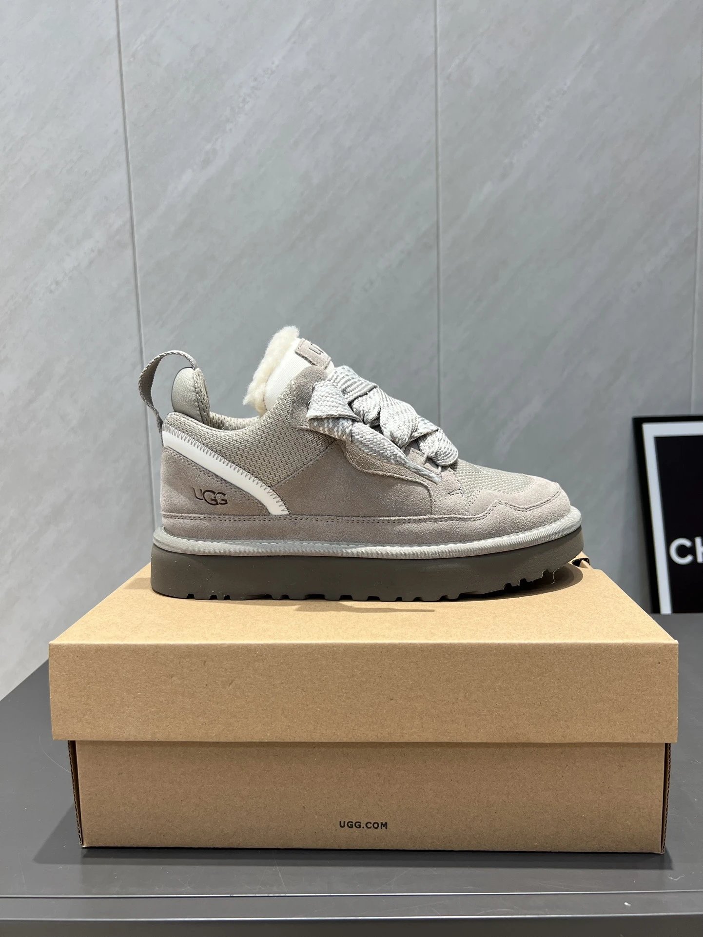 Platform Round-Toe Casual Shoes photo 4