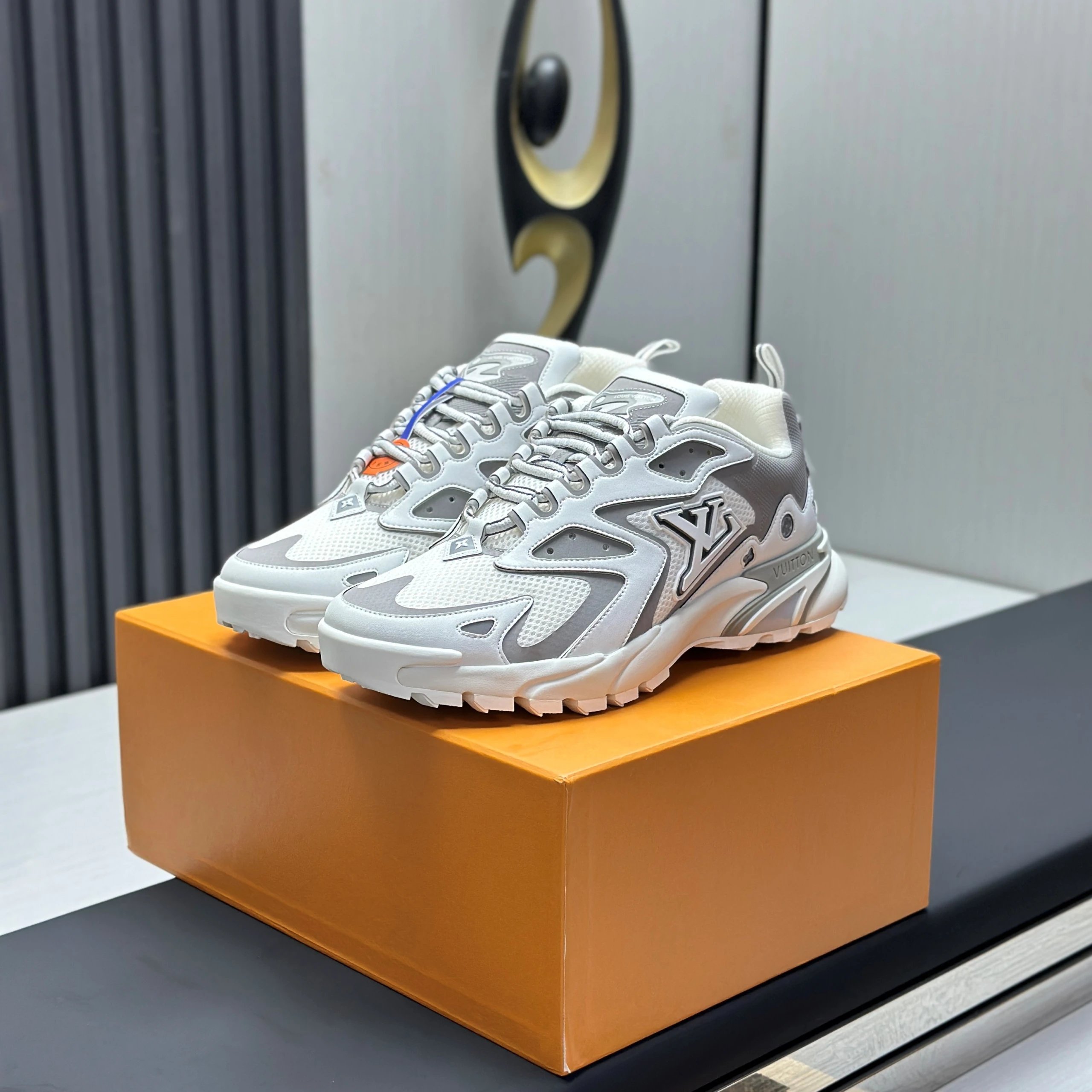 L=T * atic mesh fashionable sports shoes