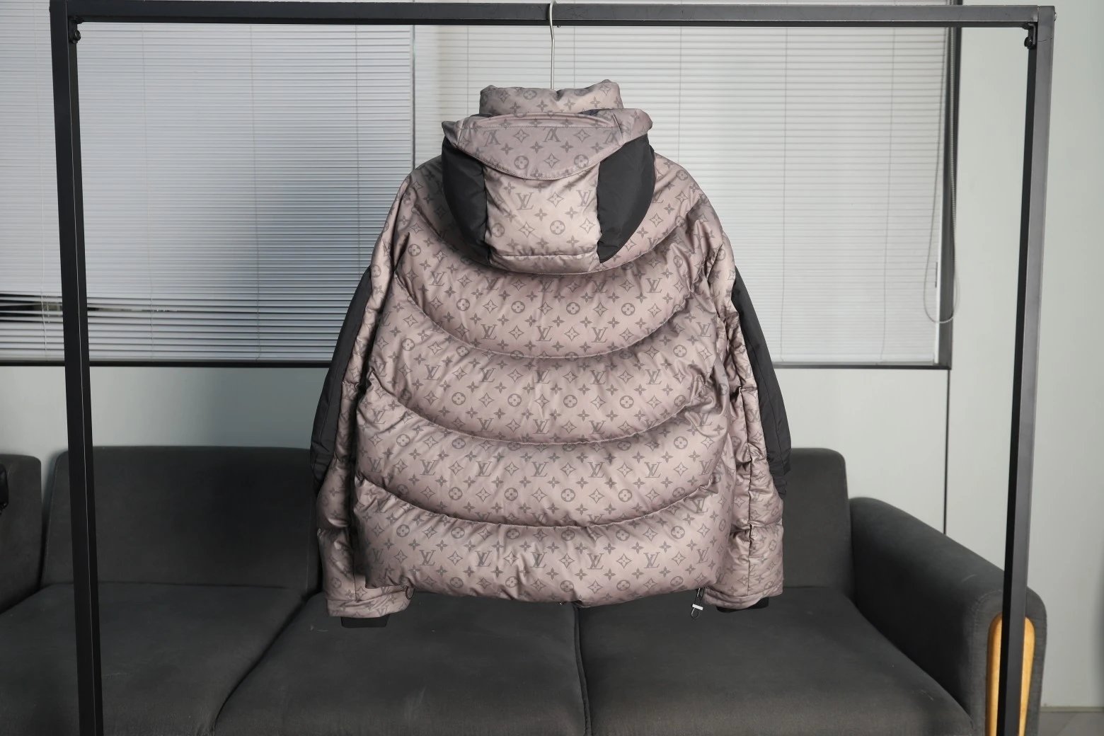 Water-Resistant Windproof Down Jacket photo 3