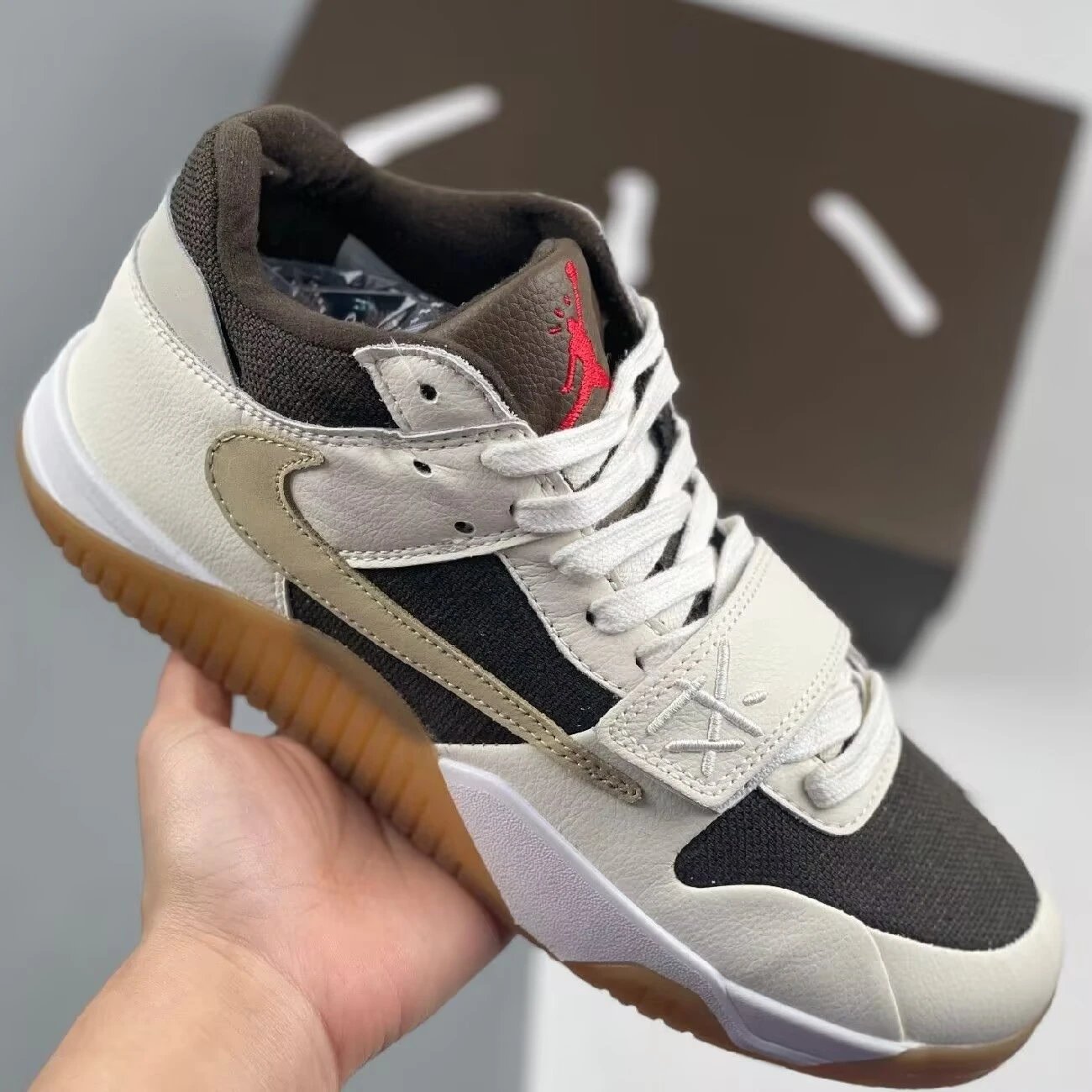 Air Jordan Low Retro Sneaker photo 2