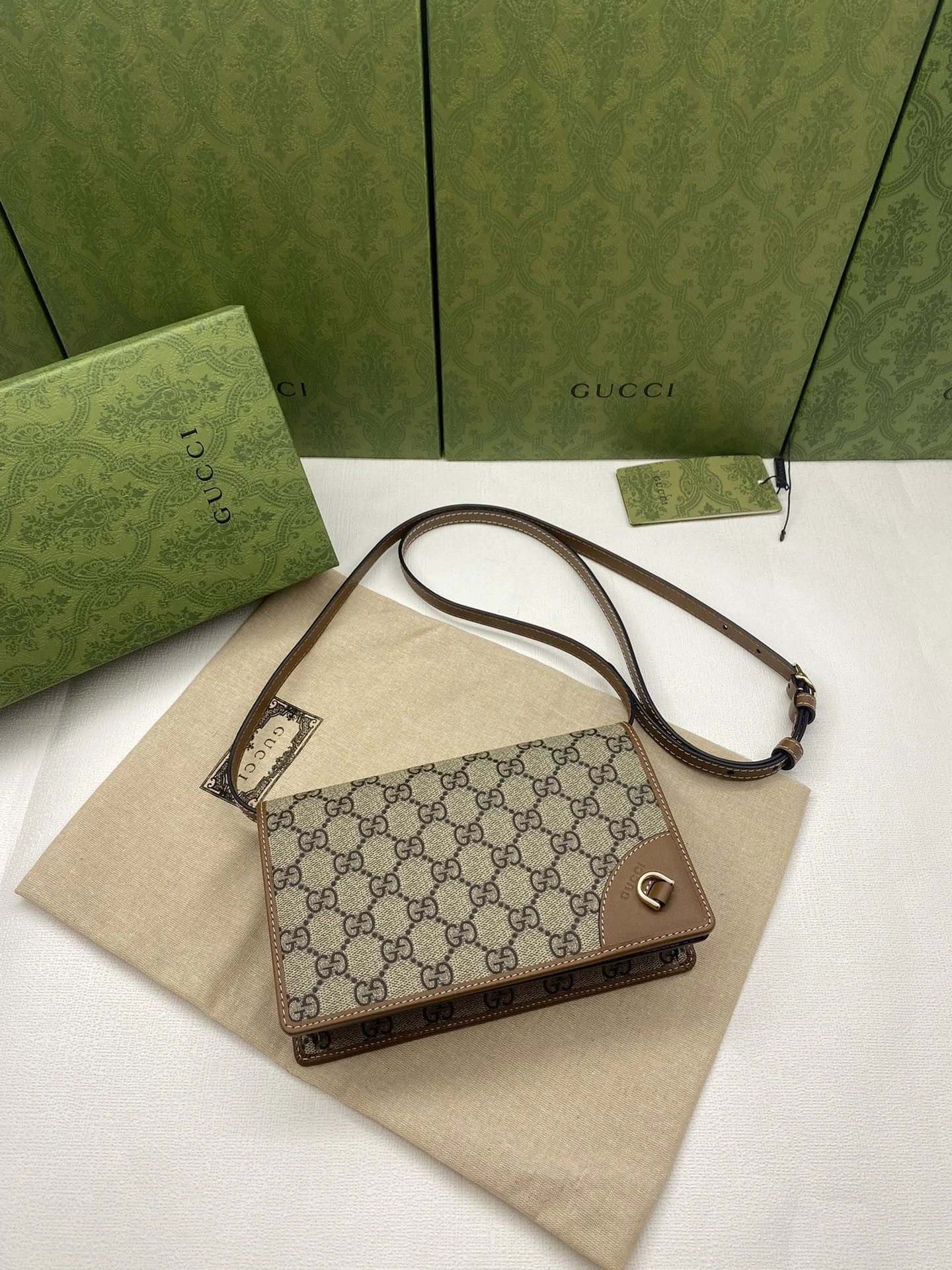 Gucci Clutch Crossbody Bag photo 4