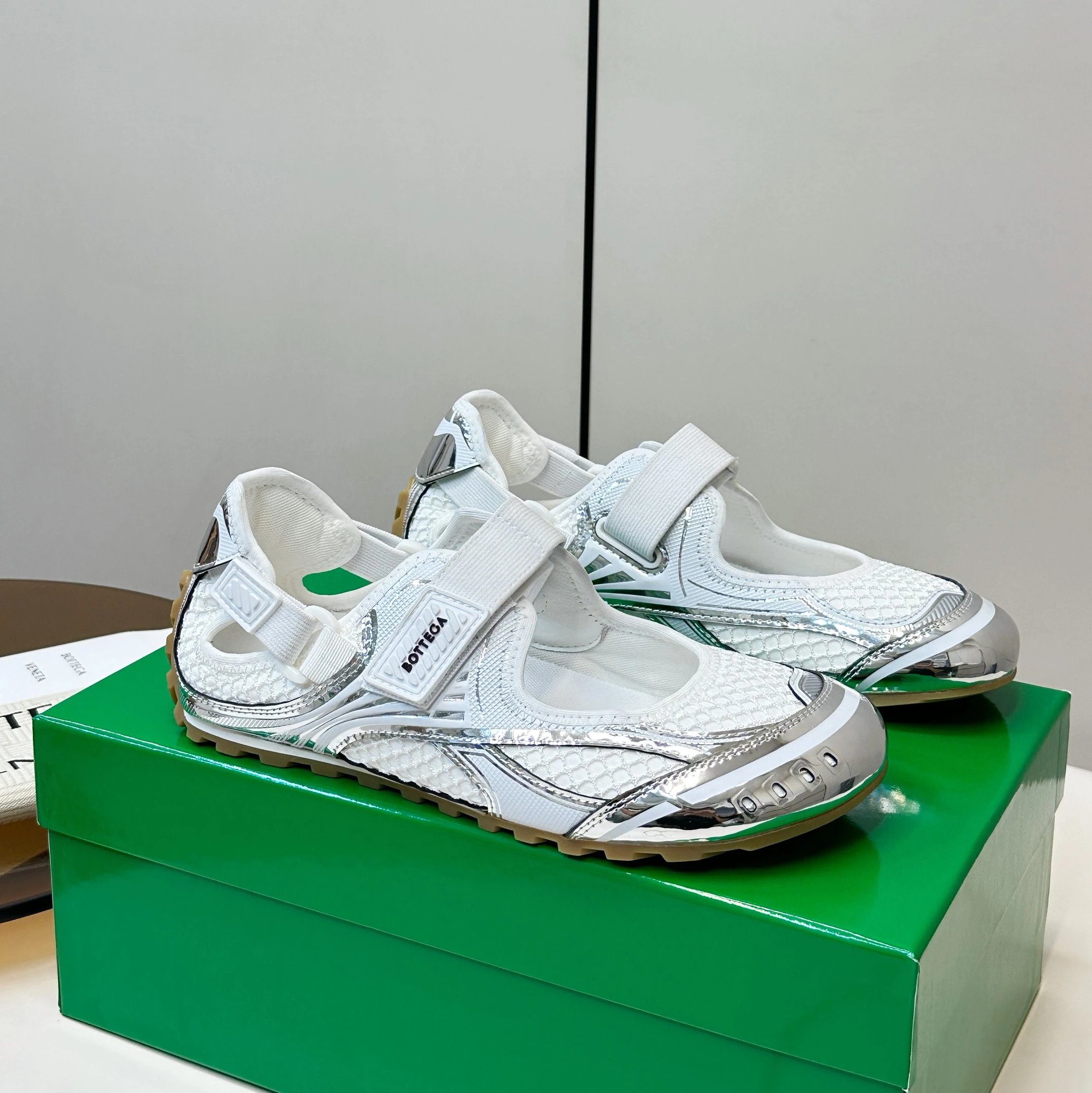 Bottega Veneta Casual Athletic Shoe