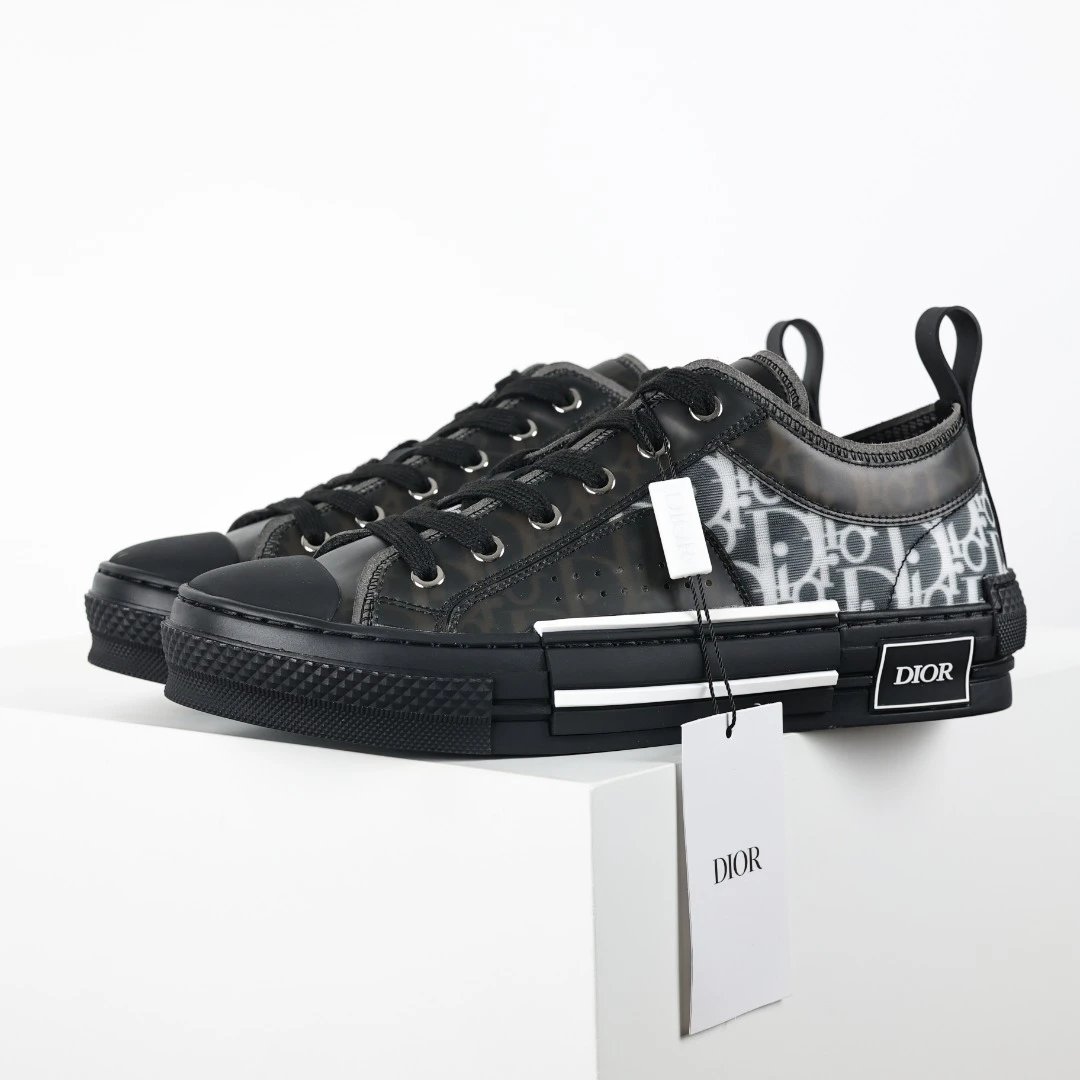 Balenciaga B23 Sneaker photo 2
