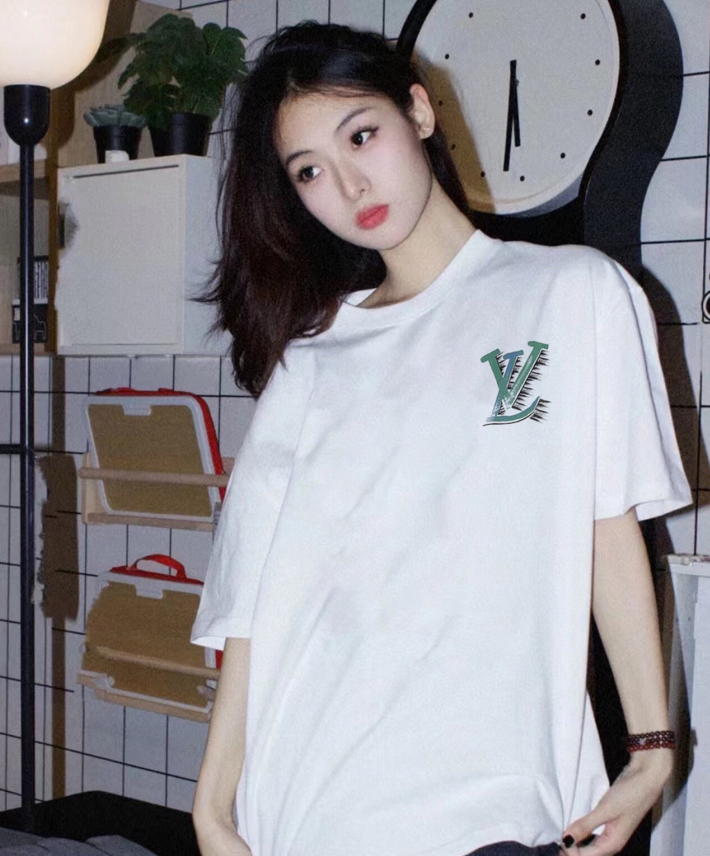 Hand-Drawn Rabbit Print Short Sleeve photo 8