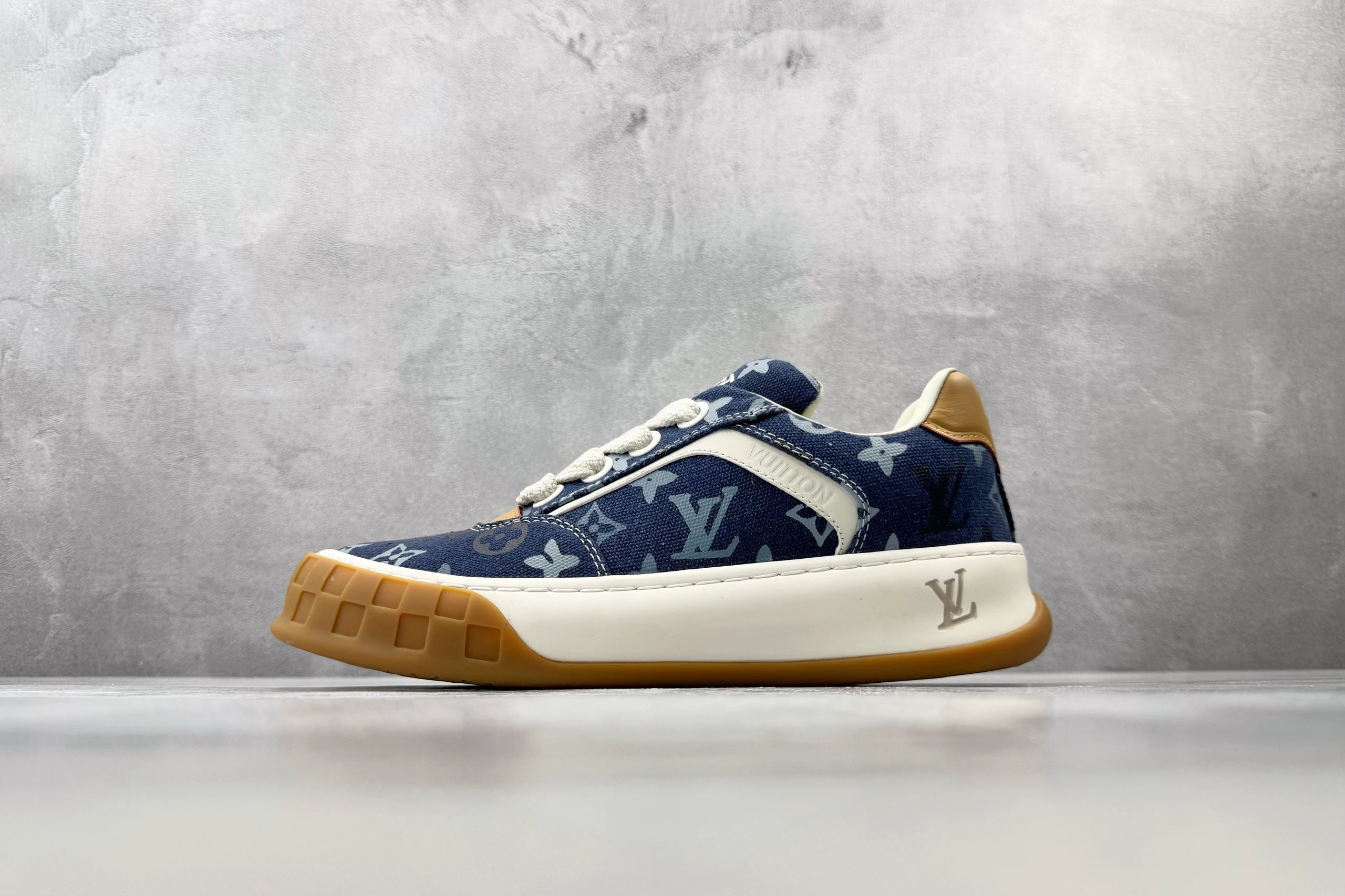Tilted Retro Casual Sneaker photo 3