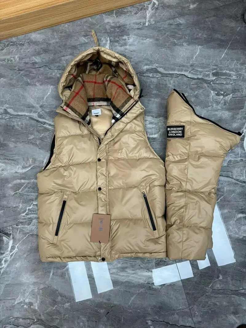 Burberry khaki sleeves are detachable