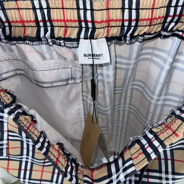 Burberry Swimwear Check-pattern drawstring swim shorts product detail image 3