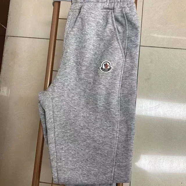 Moncler Hoodies & Sweatshirts Logo Print Zip and Crewneck product detail image 9