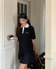 Small embroidered polo short sleeved T-shirt