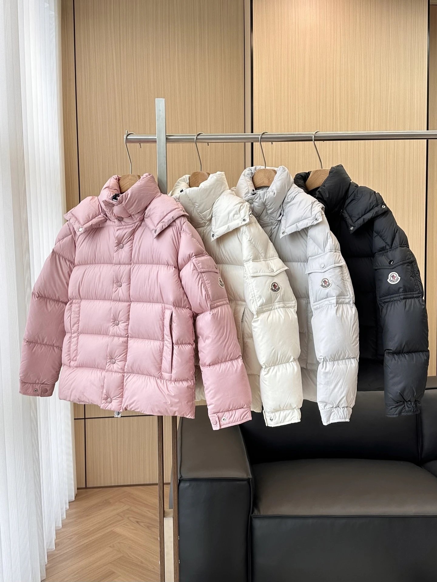 时尚纯色羽绒服